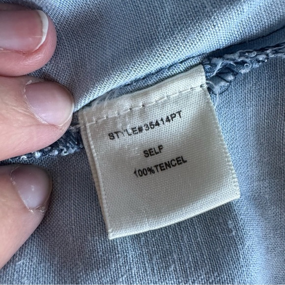 Skies Are Blue Light Blue Chambray 100% Tencel V-Neck Tank Top S - Picture 10 of 11